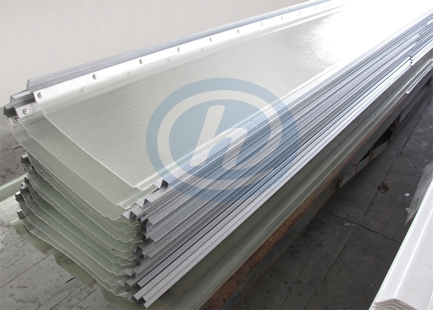 咬合型钢边采光板